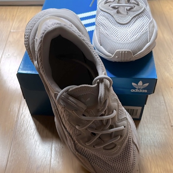 Women’s Ozweego Adidas - Picture 4 of 4